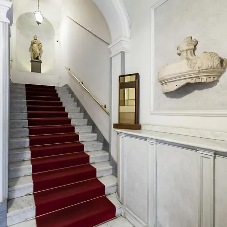 Via Condotti Private