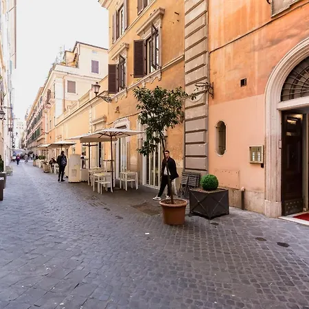 Via Condotti Private Apartment